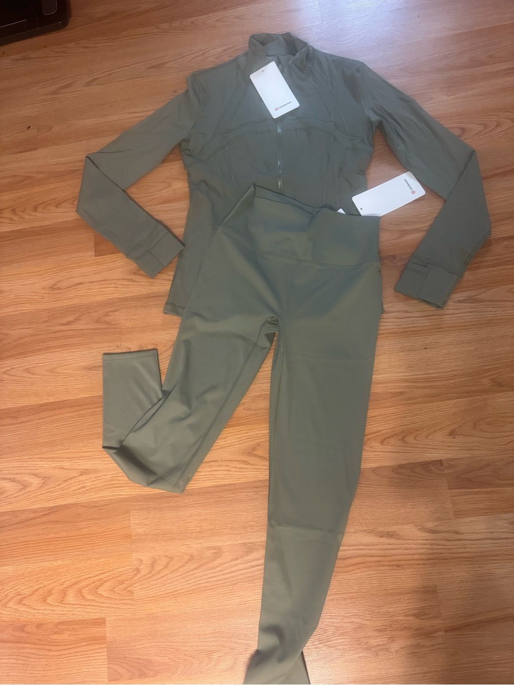 lululemon athletica Olive Green High-Waist Leggings & Define zip up Jacket